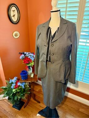Semantiks Two piece Gray Skirt Suit that favors a 1940s flair w/ bonus blouse